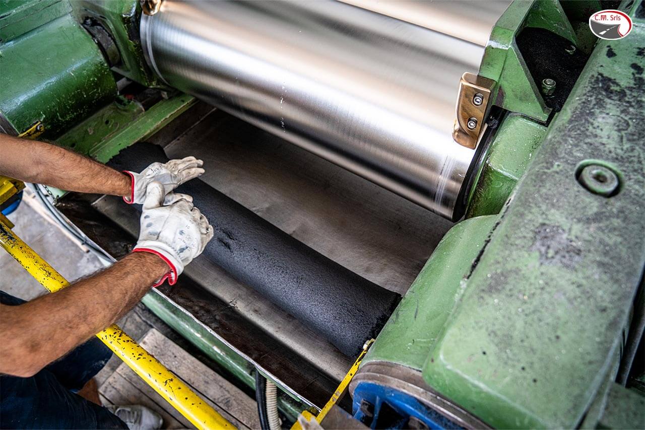 lavorazione-gomma-segnaletica-3